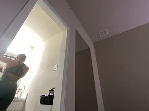 Snapshot of wynterheat chatting on 10/09/25, 08:29 wynterheat online show from 10/09/25, 08:29