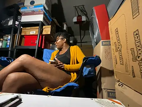 Snapshot of wynterheat chatting on 10/10/25, 08:35 wynterheat online show from 10/10/25, 08:35