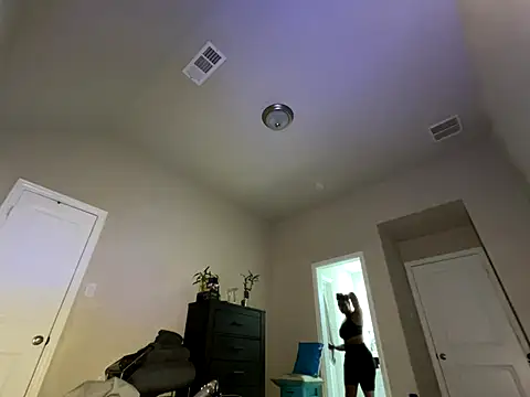 Snapshot of wynterheat chatting on 10/12/25, 01:26 wynterheat online show from 10/12/25, 01:26