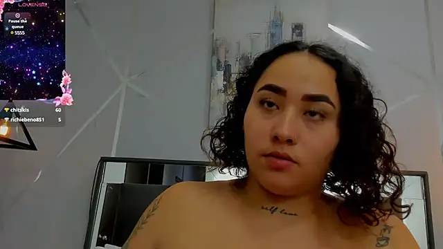 Ayla martinez online show from 01/10/25, 04:33
