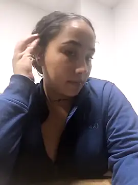 Ayla martinez online show from 03/05/25, 08:10