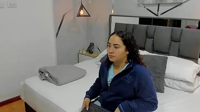 Ayla martinez online show from 03/10/25, 01:34