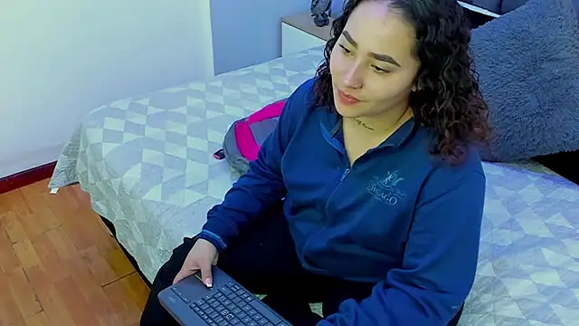 Ayla martinez online show from 03/20/25, 01:24