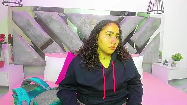 Ayla martinez online show from 09/10/25, 02:00