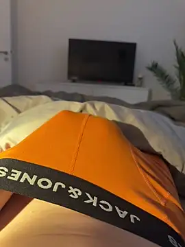 Snapshot of thorn0 chatting on 01/19/25, 10:39 thorn0 online show from 01/19/25, 10:39