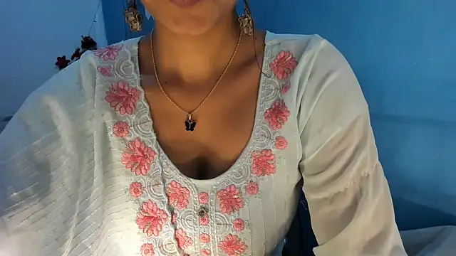 aarjulove online show from 04/11/26, 07:45