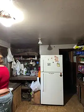 Snapshot of SummerV91 chatting on 12/17/25, 07:53 SummerV91 online show from 12/17/25, 07:53