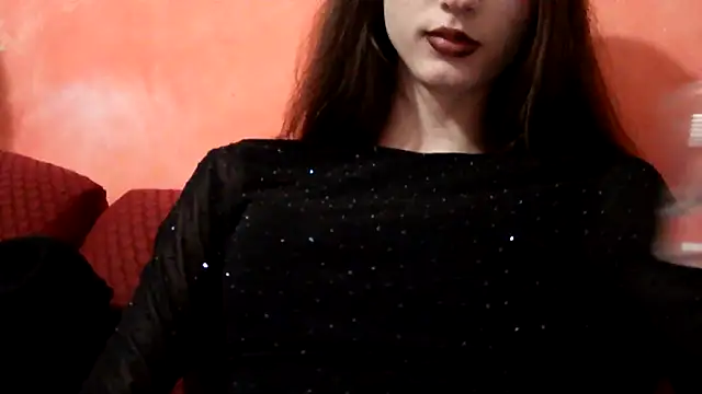 Snapshot of luniaitaliax3 chatting on 01/01/25, 12:21 luniaitaliax3 online show from 01/01/25, 12:21