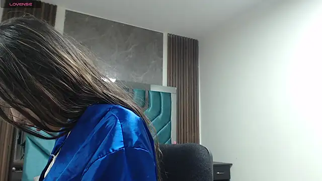 ValeryLargo online show from 02/10/25, 12:29