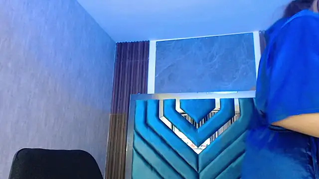 ValeryLargo online show from 02/27/25, 10:42