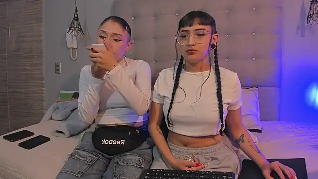 Snapshot of Zowi_Hottiee chatting on 01/08/25, 09:12 Zowi Hottiee online show from 01/08/25, 09:12