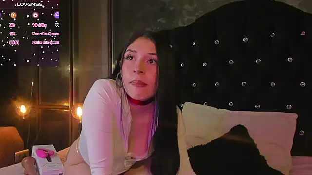 Snapshot of Zowi_Hottiee chatting on 09/30/25, 02:27 Zowi Hottiee online show from 09/30/25, 02:27