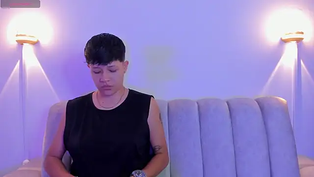 violet casper  online show from 09/29/25, 05:12