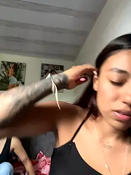 violet casper  online show from 11/25/25, 10:10