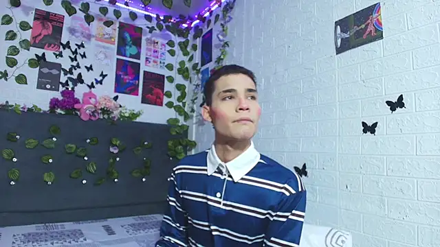 Snapshot of stevan1855 chatting on 10/03/25, 04:15 stevan1855 online show from 10/03/25, 04:15