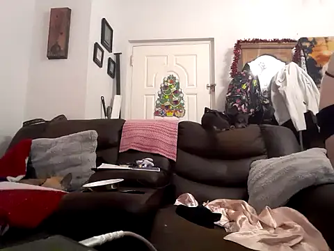 Snapshot of fantasymade69 chatting on 12/08/24, 08:41 fantasymade69 online show from 12/08/24, 08:41