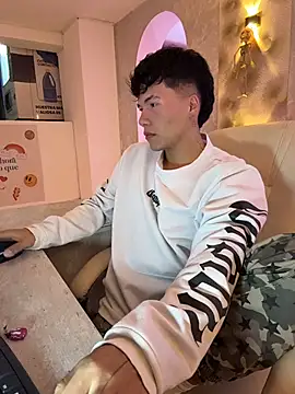 Logan smith1 online show from 10/30/25, 05:31