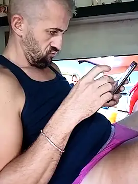 Snapshot of GrofLicno chatting on 11/05/25, 11:54 GrofLicno online show from 11/05/25, 11:54