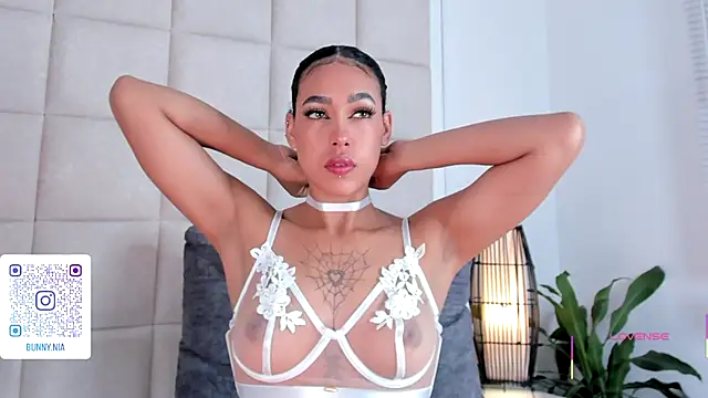 Nia Bunny online show from 09/15/25, 02:50