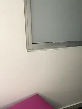 Snapshot of meganxxx7 chatting on 10/23/25, 12:43 meganxxx7 online show from 10/23/25, 12:43