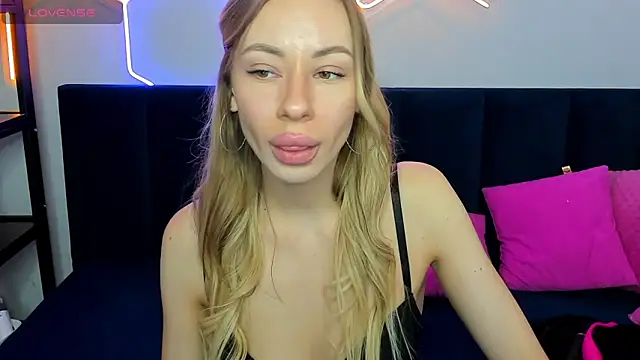 Diana Garrett online show from 10/12/25, 01:37