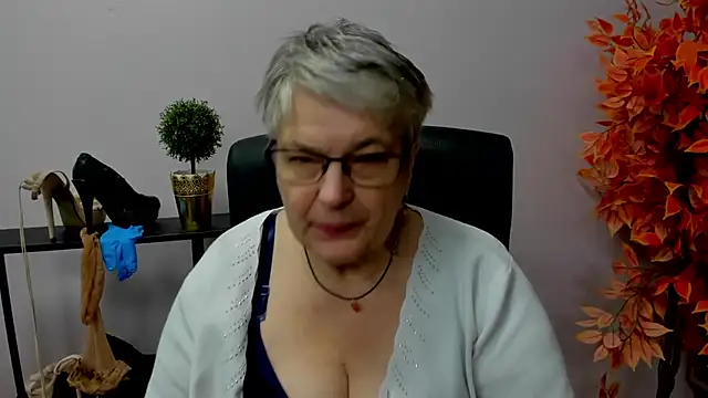 IrisDream online show from 12/20/24, 11:00