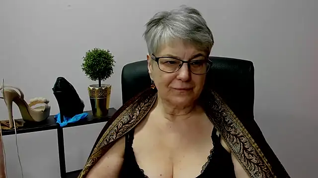 IrisDream online show from 02/17/25, 01:53