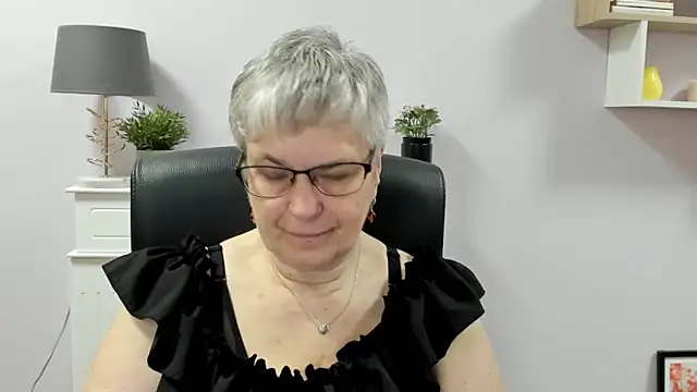 IrisDream online show from 05/18/26, 06:08