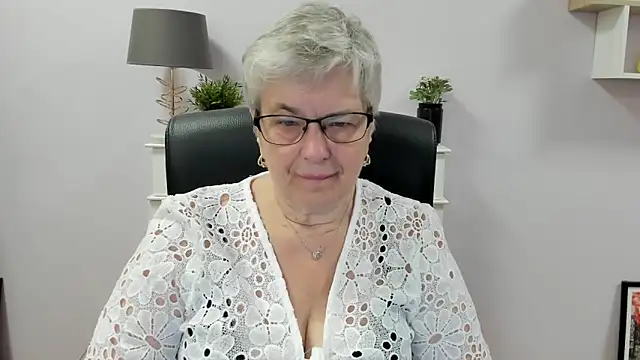 IrisDream online show from 06/12/26, 06:01