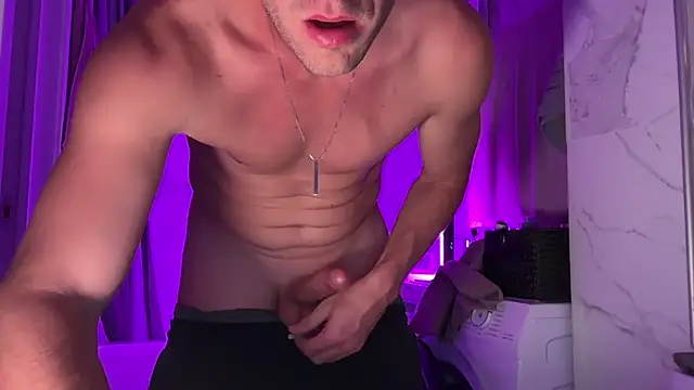 Snapshot of macsosss chatting on 09/26/25, 01:48 macsosss online show from 09/26/25, 01:48