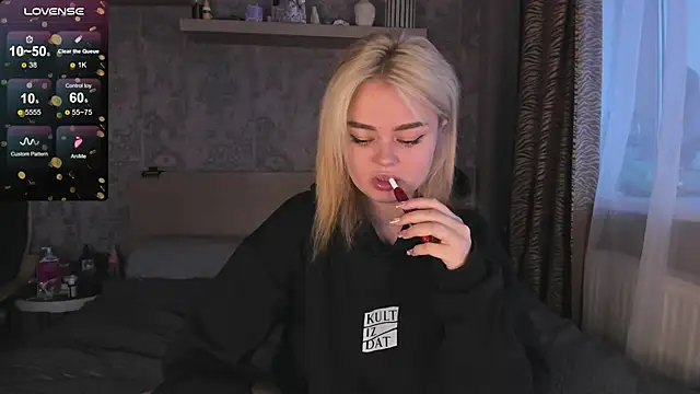 Snapshot of purebeautie13 chatting on 01/29/25, 12:13 purebeautie13 online show from 01/29/25, 12:13