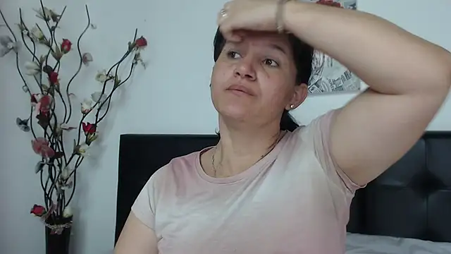 Angelinna Milf online show from 12/21/24, 07:06