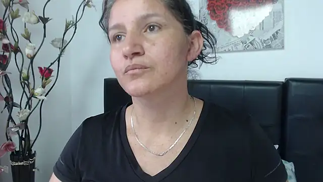 Angelinna Milf online show from 01/02/25, 06:56