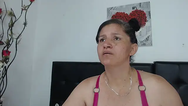 Angelinna Milf online show from 01/03/25, 06:57