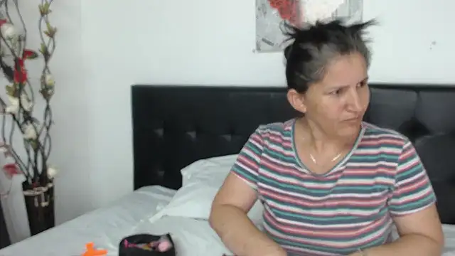 Angelinna Milf online show from 01/07/25, 02:31