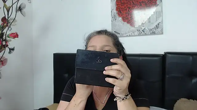 Angelinna Milf online show from 01/11/25, 07:16
