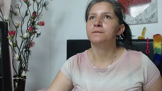 Angelinna Milf online show from 01/14/25, 11:37