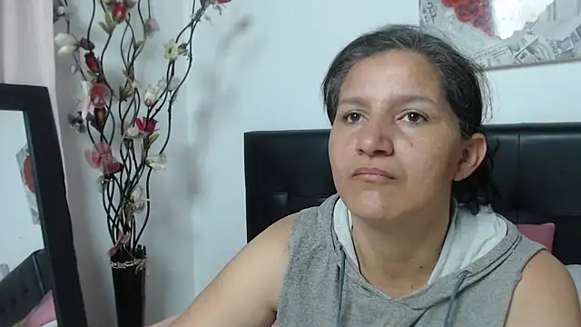 Angelinna Milf online show from 01/24/25, 02:39