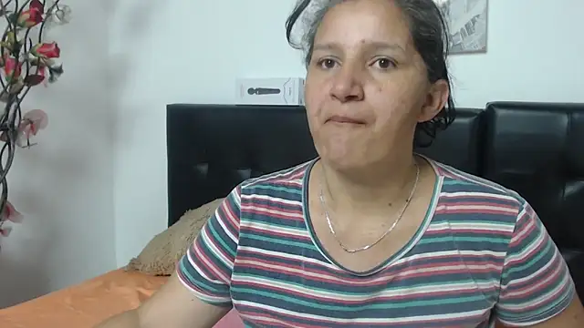 Angelinna Milf online show from 02/07/25, 02:19