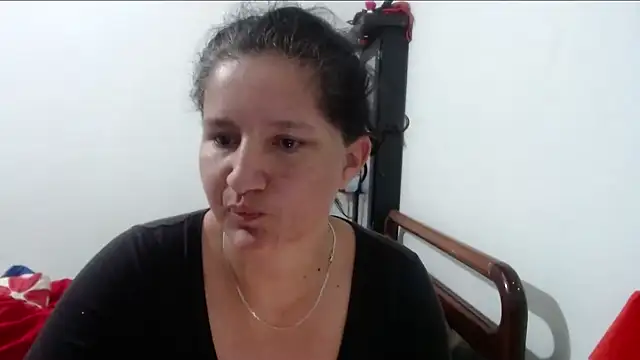 Snapshot of Angelinna_Milf chatting on 09/13/25, 05:35 Angelinna Milf online show from 09/13/25, 05:35