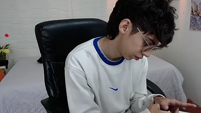 jhoellx online show from 12/29/24, 11:50