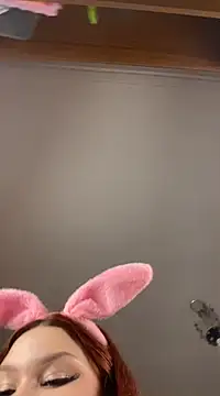 Snapshot of Helen_Shine chatting on 03/01/25, 09:15 Helen Shine online show from 03/01/25, 09:15