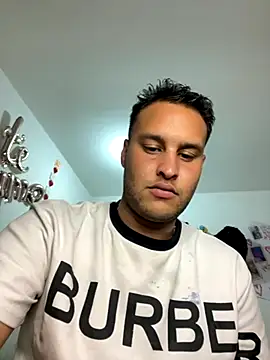 Snapshot of Cristian_099 chatting on 11/16/25, 07:52 Cristian 099 online show from 11/16/25, 07:52