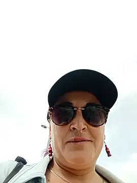 sophie banger online show from 07/19/26, 07:28