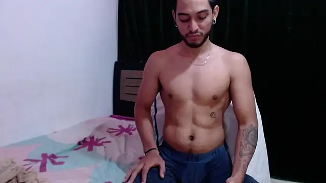 Snapshot of maxximus_100 chatting on 12/19/24, 05:40 maxximus 100 online show from 12/19/24, 05:40