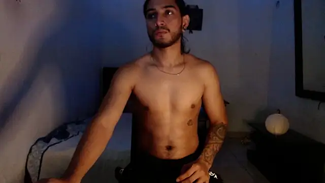 Snapshot of maxximus_100 chatting on 01/28/25, 05:22 maxximus 100 online show from 01/28/25, 05:22