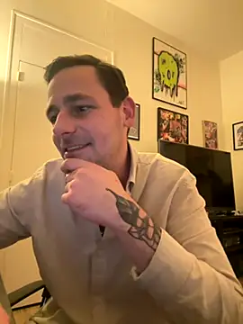 Snapshot of defbond420 chatting on 10/08/25, 11:35 defbond420 online show from 10/08/25, 11:35