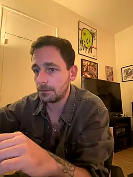 Snapshot of defbond420 chatting on 10/19/25, 09:26 defbond420 online show from 10/19/25, 09:26