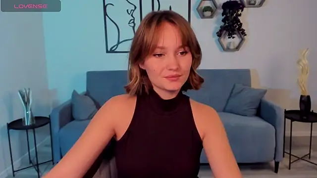 BritnieCute online show from 10/27/25, 05:33