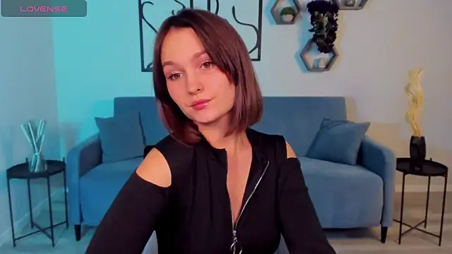 BritnieCute online show from 11/18/25, 05:01